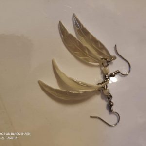 Feather Shell Earrings (1 inch)